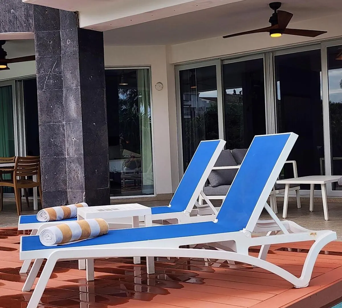 פלאייה דל כרמן Mareazul Lovely Swim-Up Family Apartment And Beach Club מקסיקו